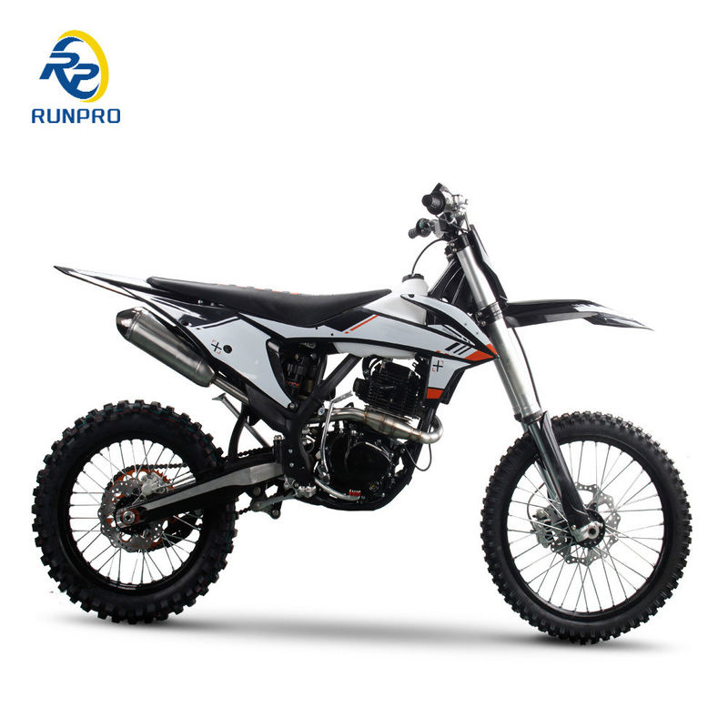 Conquista cualquier terreno con el neumático Runpro 21/18 de 300cc Dirt Bike Certificado CE y potente